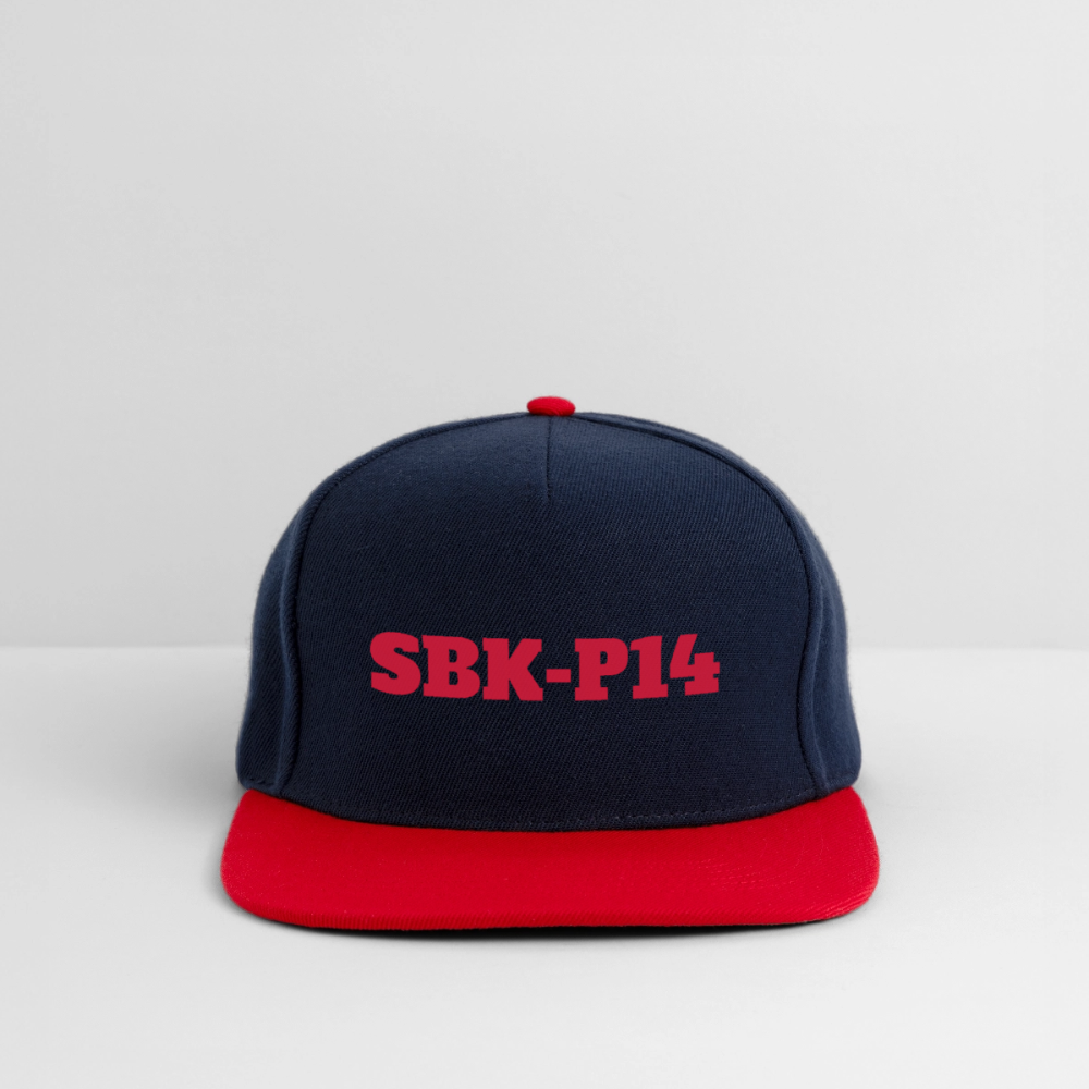 Sandarna P14 Snapbackkeps - marinblå/röd