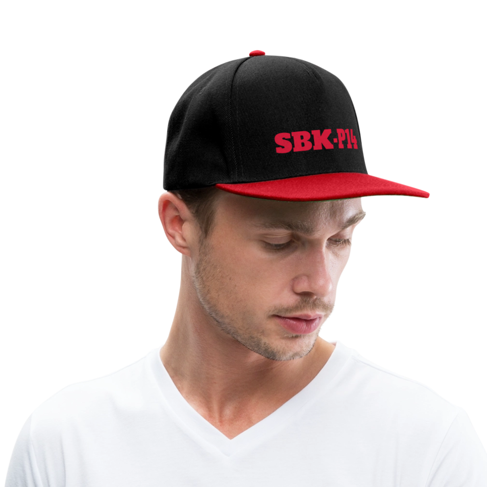 Sandarna P14 Snapbackkeps - svart/röd